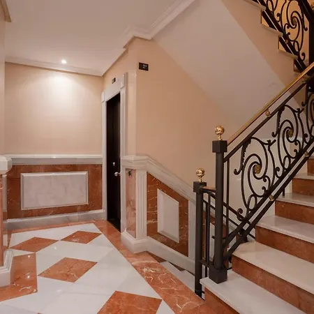 De La Guardialoft Rosal 3 شقة